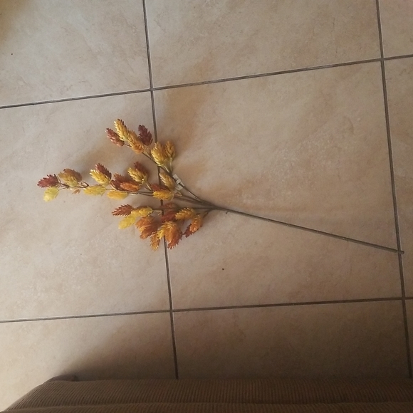 28" Artificial Hops Stem - Threshold™ - Picture 7 of 8